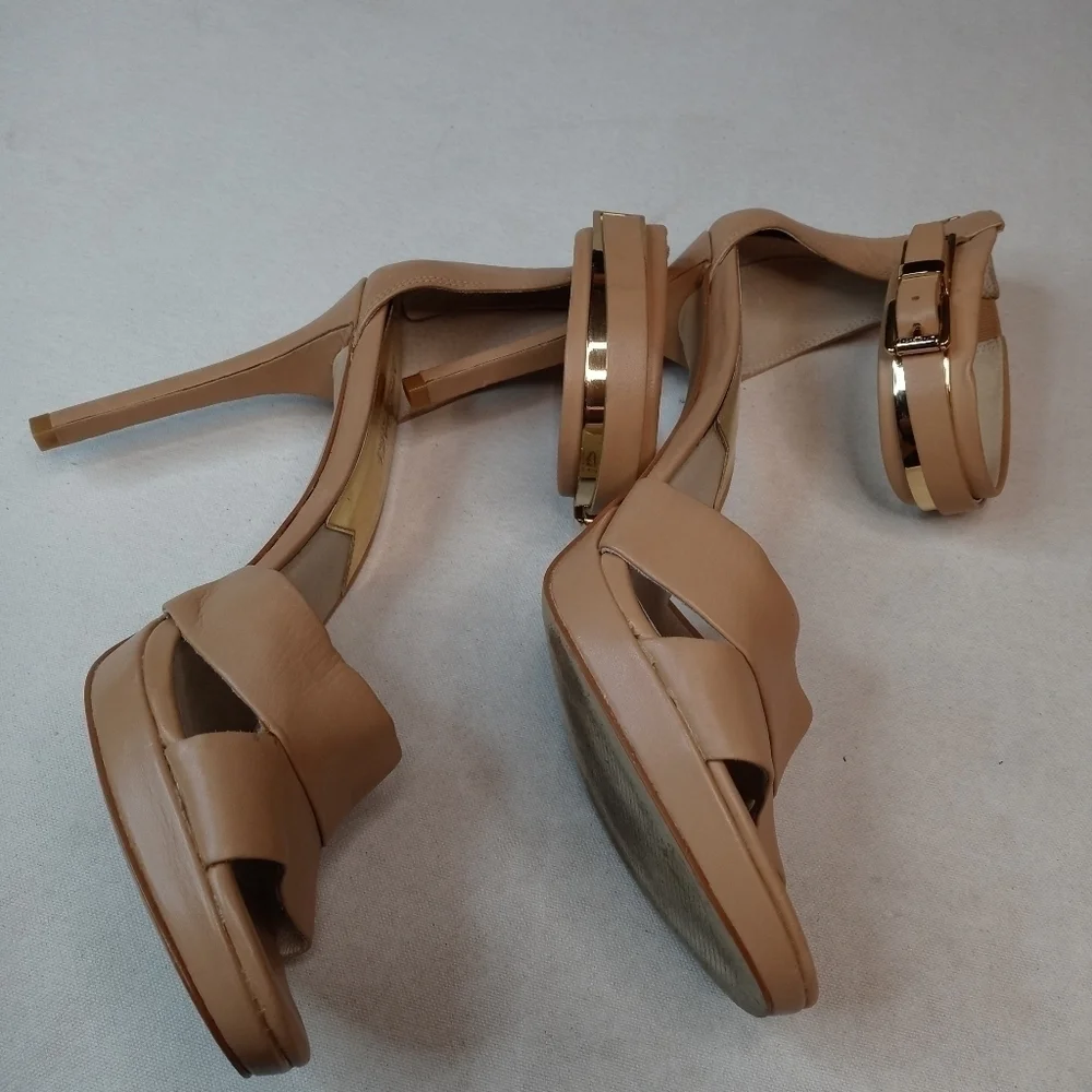 Michael Kors MK Back Zip Nude beige Stiletto 4.5